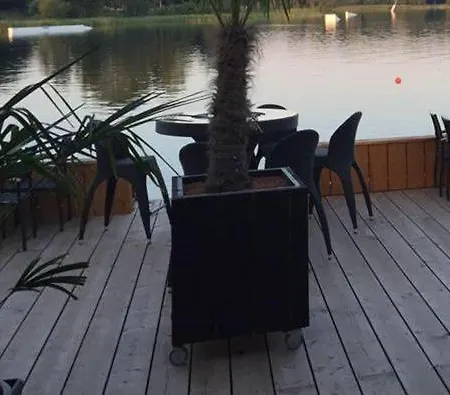 לינה וארוחת בוקר Elselina 4*