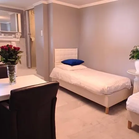 Elselina Bed & Breakfast 4*