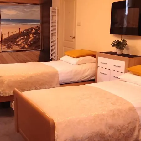 Elselina Bed & Breakfast 4*