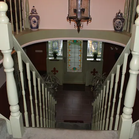 Elselina Bed & Breakfast 4*