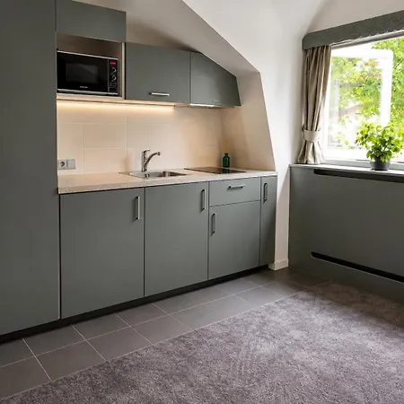 Elselina Bed & Breakfast 4*