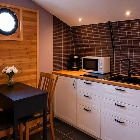 Elselina Bed & Breakfast 4*