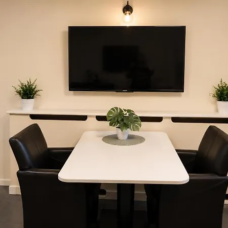 Elselina Bed & Breakfast 4*