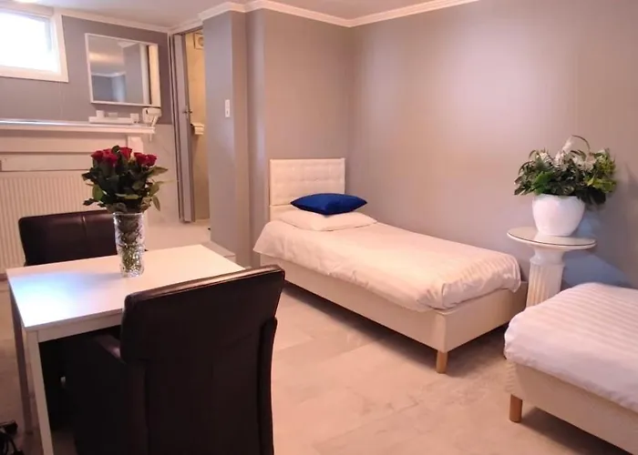 Elselina Bed & Breakfast 4*