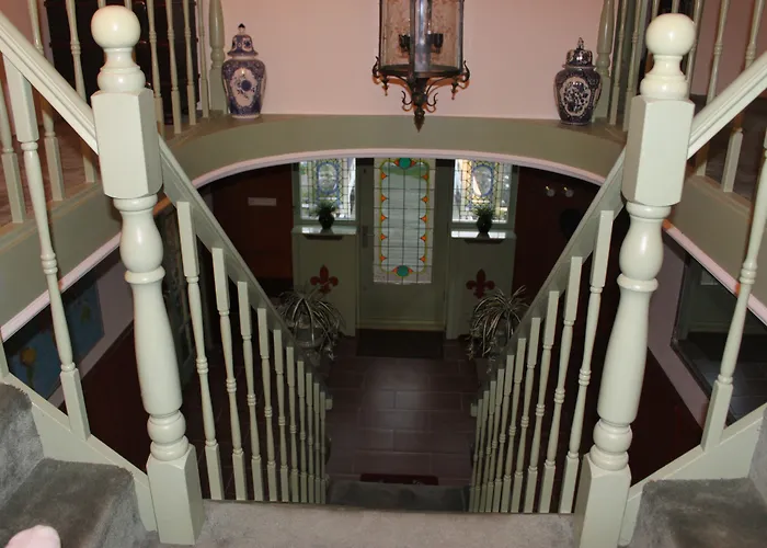 Elselina Bed & Breakfast 4*