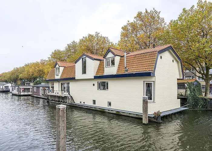 Elselina Схидам