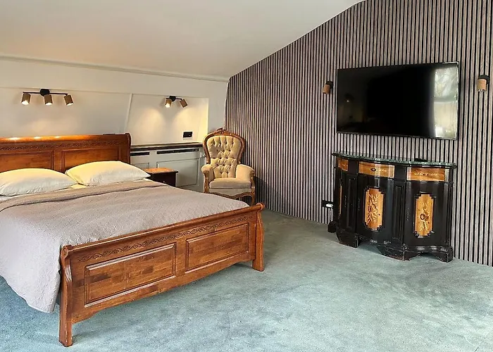 Elselina Bed & Breakfast 4*