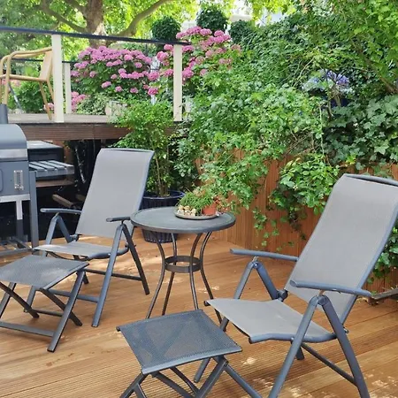 Elselina Bed and Breakfast 4*