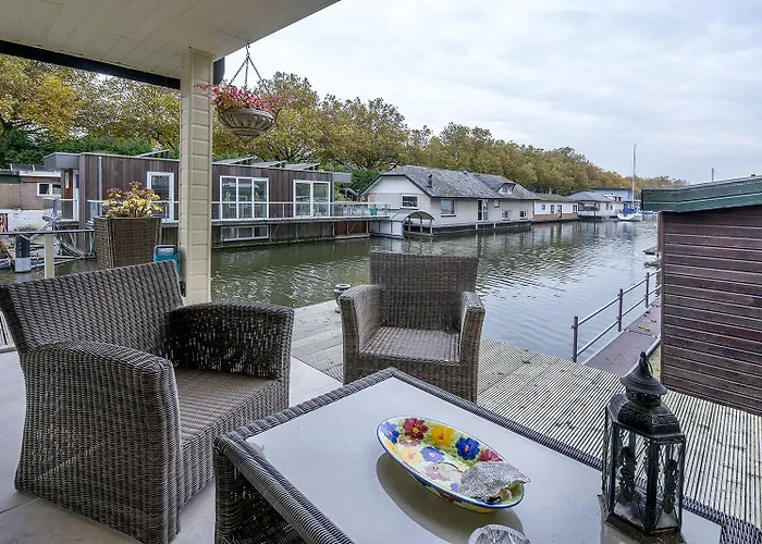 Bed & Breakfast Elselina 4*